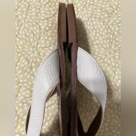 EUC TORY BURCH Thora Sandal Bone Leather Goldtone Logo - Picture 3 of 12